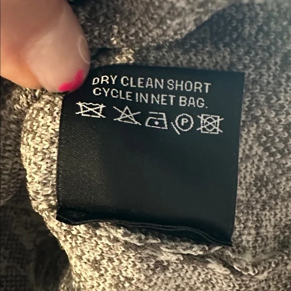 Carlisle Gray and Cream Snakeskin Cardigan - Picture 5 of 6